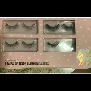 Simple Pleasures Glued Eyelashes